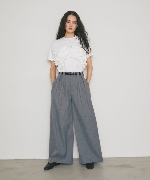 ARVELLIA（アルベリア）の「2WAY LAYERED RUFFLE TOP（Tシャツ/カットソー・レディース・ホワイト/ブラック・M）」の3枚目の写真