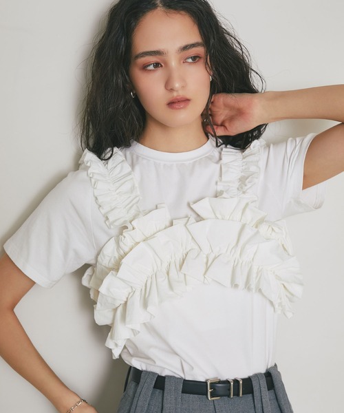 ARVELLIA（アルベリア）の「2WAY LAYERED RUFFLE TOP（Tシャツ/カットソー・レディース・ホワイト/ブラック・M）」の5枚目の写真