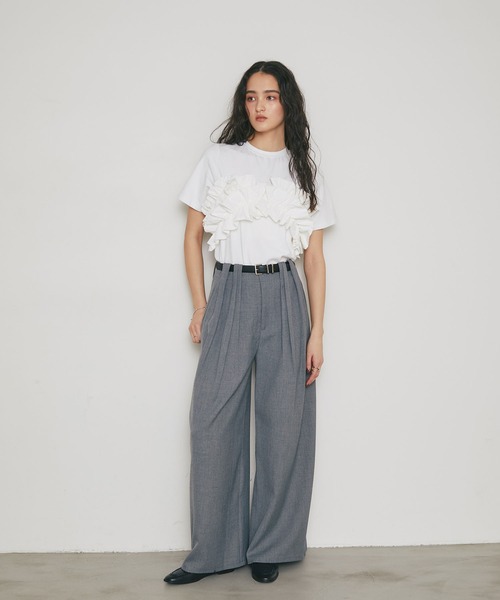 ARVELLIA（アルベリア）の「2WAY LAYERED RUFFLE TOP（Tシャツ/カットソー・レディース・ホワイト/ブラック・M）」の6枚目の写真