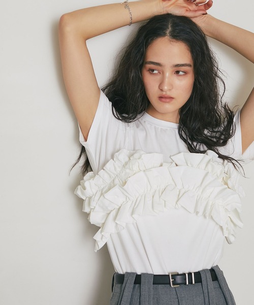 ARVELLIA（アルベリア）の「2WAY LAYERED RUFFLE TOP（Tシャツ/カットソー・レディース・ホワイト/ブラック・M）」の7枚目の写真