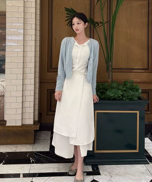 MICANE(ミケーネ)の「リデレレイヤードロングスカート(スカート・レディース・ブラック/アイボリー・SMALL/MEDIUM/LARGE/X-LARGE/XX-LARGE/X-SMALL)」の4枚目の写真