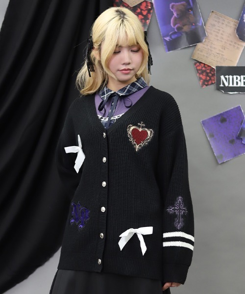 NIBBLE POISON(ニブルポイズン)の「刺繍ワッペンスクールCD(カーディガン/ボレロ・レディース・パープル/ブラック・MEDIUM)」の2枚目の写真