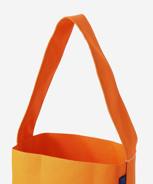 Bshop（ビショップ）の「Kaan | バケット トートバッグ UNISEX（トートバッグ・レディース・イエロー系その他/ブルー/オレンジ/ベージュ/ピンク・ONE）」の10枚目の写真