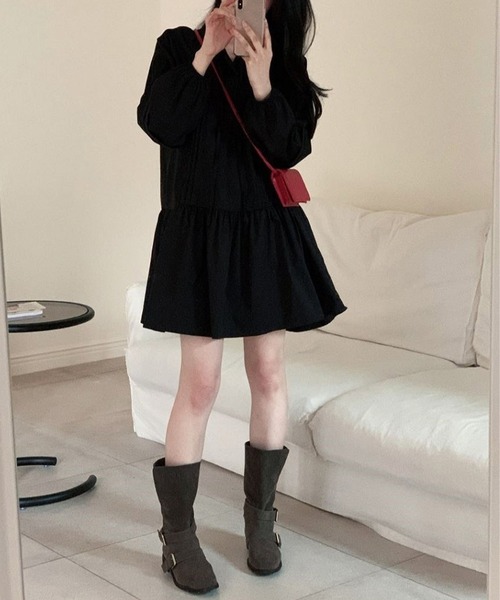 DAY CLOSET(デイ クローゼット)の「【ミニ丈/袖口ゴム】ぽわんと可愛いシルエット。ウエスト切り替え ヘンリーネック ピンタック ワンピース レディース(ワンピース・レディース・ブラック/ホワイト・FREE)」の2枚目の写真
