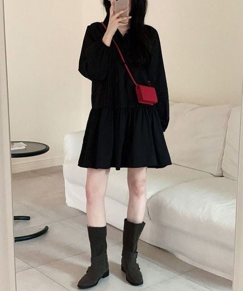 DAY CLOSET(デイ クローゼット)の「【ミニ丈/袖口ゴム】ぽわんと可愛いシルエット。ウエスト切り替え ヘンリーネック ピンタック ワンピース レディース(ワンピース・レディース・ブラック/ホワイト・FREE)」の16枚目の写真