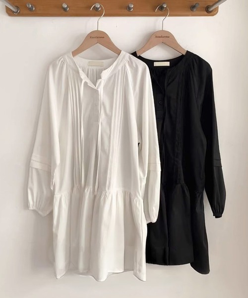 DAY CLOSET(デイ クローゼット)の「【ミニ丈/袖口ゴム】ぽわんと可愛いシルエット。ウエスト切り替え ヘンリーネック ピンタック ワンピース レディース(ワンピース・レディース・ブラック/ホワイト・FREE)」の18枚目の写真
