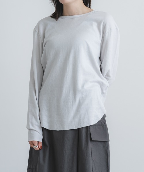 quadro(クオドロ)の「スーピマ接結ニット長袖クルーネックプルオーバー(Tシャツ/カットソー・レディース・ダークネイビー/サンドベージュ/ブルーグレー・FREE)」の14枚目の写真