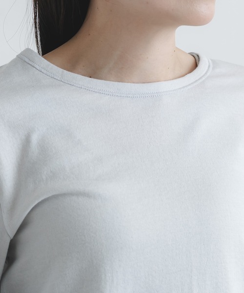 quadro(クオドロ)の「スーピマ接結ニット長袖クルーネックプルオーバー(Tシャツ/カットソー・レディース・ダークネイビー/サンドベージュ/ブルーグレー・FREE)」の16枚目の写真