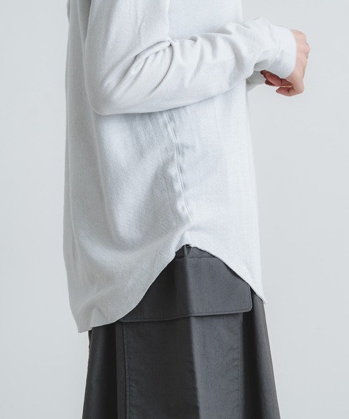 quadro(クオドロ)の「スーピマ接結ニット長袖クルーネックプルオーバー(Tシャツ/カットソー・レディース・ダークネイビー/サンドベージュ/ブルーグレー・FREE)」の18枚目の写真