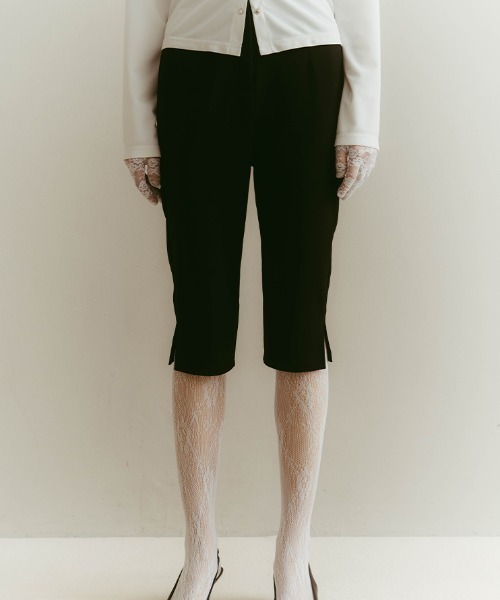ILANIS(イラニス)の「Quiet Capri Pants(その他パンツ・レディース・ボルドー/イエロー系その他/ブラック・FREE)」の1枚目の写真