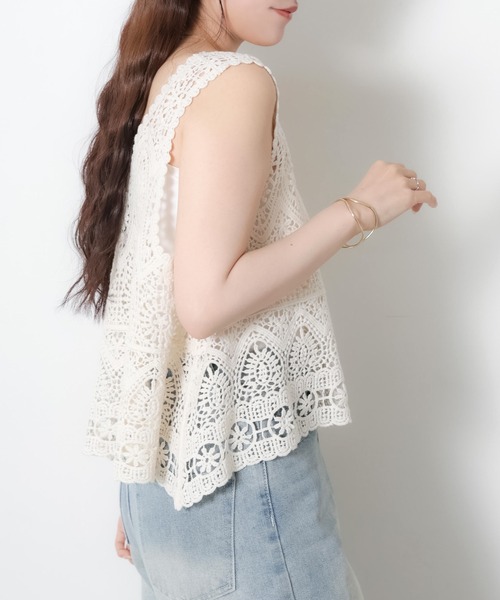 Riberry（リベリー）の「かぎ針編みUネックベスト（ベスト・レディース・キナリ/ブラック・MEDIUM）」の18枚目の写真