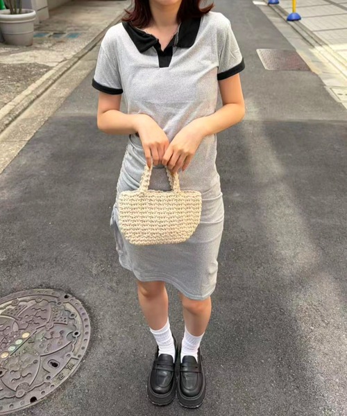mebole(メボレ)の「ギャザースリットワンピース(ワンピース・レディース・ブラック/グレー・FREE)」の5枚目の写真