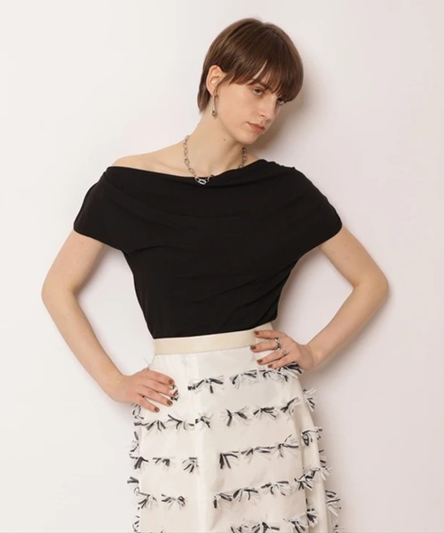 CADUNE（カデュネ）の「ドレープショートスリーブカットソー（Tシャツ/カットソー・レディース・ブルー/ベージュ/ホワイト/ブラック・38）」の17枚目の写真