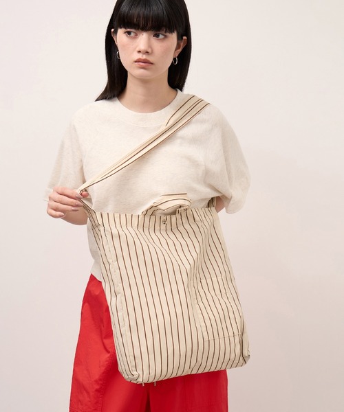 ADAM ET ROPE'(アダムエロペ)の「【WEB限定】・【定番】ギャザー2WAYミドルショルダーバッグ(ショルダーバッグ・レディース・サックスブルー/ネイビー/ブラウン/ピンク・FREE)」の1枚目の写真