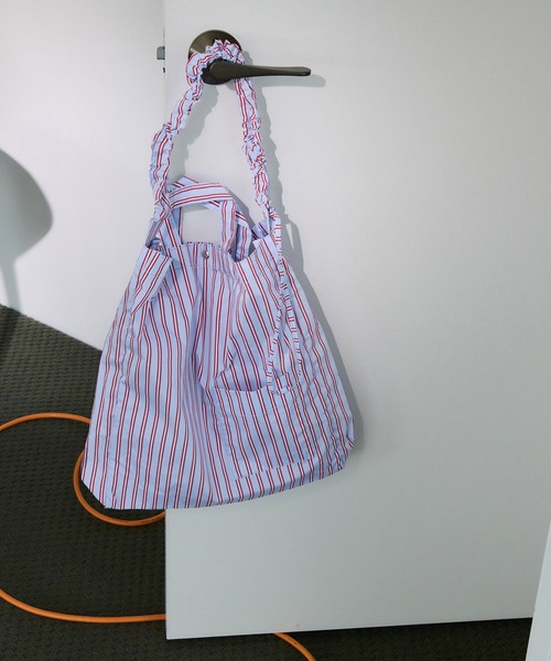 ADAM ET ROPE'(アダムエロペ)の「【WEB限定】・【定番】ギャザー2WAYミドルショルダーバッグ(ショルダーバッグ・レディース・サックスブルー/ネイビー/ブラウン/ピンク・FREE)」の3枚目の写真