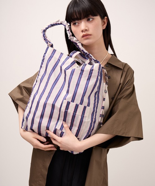 ADAM ET ROPE'(アダムエロペ)の「【WEB限定】・【定番】ギャザー2WAYミドルショルダーバッグ(ショルダーバッグ・レディース・サックスブルー/ネイビー/ブラウン/ピンク・FREE)」の12枚目の写真