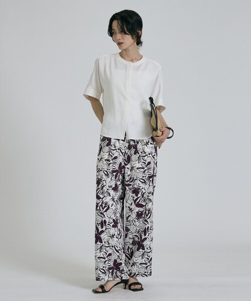 qualite(カリテ)の「【大人のための柄パンツ】ボタニカルプリントパンツ 春服 夏服 リラックス(その他パンツ・レディース・ワイン・38/36)」の7枚目の写真
