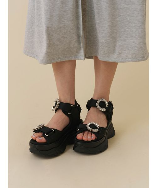 SNIDEL(スナイデル)の「スニーカーソールビジューサンダル(サンダル・レディース・アイボリー/ブラック/ライトベージュ・S/M/L)」の16枚目の写真