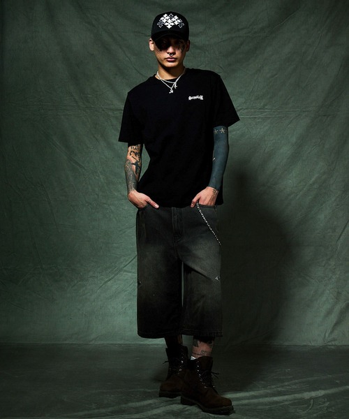 SUPPLIER(サプライヤー)の「デニムショーツ|Royal Cross Rhinestone Baggy Denim Shorts|SUPPLIER(デニムパンツ・メンズ・ブラック/ブルー・SMALL/X-LARGE/MEDIUM)」の3枚目の写真