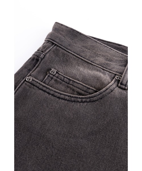 SUPPLIER(サプライヤー)の「デニムショーツ|Royal Cross Rhinestone Baggy Denim Shorts|SUPPLIER(デニムパンツ・メンズ・ブラック/ブルー・SMALL/X-LARGE/MEDIUM)」の11枚目の写真