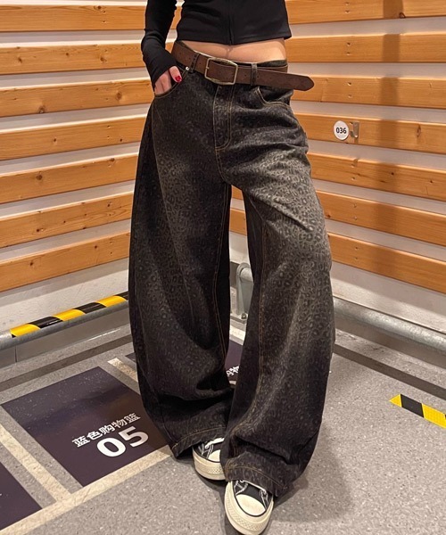 Ressaca(レサーカ)の「ルーズシルエットレオパード柄カーブデニムパンツ(デニムパンツ・レディース・ブラック/ブルー・XL/L/M)」の12枚目の写真