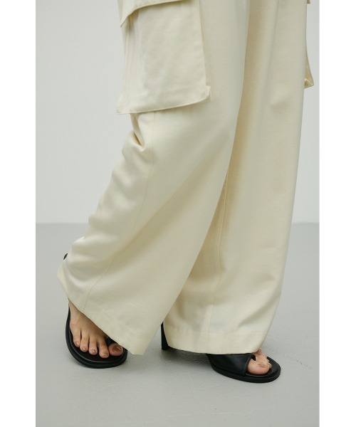 STYLEMIXER(スタイルミキサー)の「サテンカーゴパンツ(カーゴパンツ・レディース・ブラック/アイボリー/カーキ・SMALL/MEDIUM)」の5枚目の写真