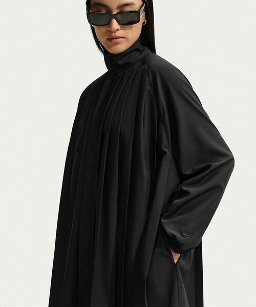NIKE(ナイキ)の「ナイキ スポーツウェア ウィメンズ オーバーサイズド リングスリーブ プリーツ ミニ ドレス / Nike Sportswear Women's Oversized Long-Sleeve Pleated Mini Dress IF0559-010 Black(ワンピース・レディース・ブラック・S/XS/XL)」の5枚目の写真