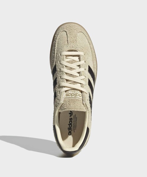 adidas（アディダス）の「ハンドボール スペツィアル / HANDBALL SPEZIAL / アディダスオリジナルス adidas Originals（スニーカー・レディース・ベージュ・22.0cm/23.0cm/22.5cm/26.0cm/25.5cm/25.0cm/24.5cm/24.0cm/23.5cm/29.0cm/28.5cm/28.0cm/27.5cm/27.0cm/26.5cm）」の2枚目の写真