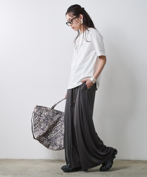 CHIC STYLE(シックスタイル)の「リュックスコンフォートカットソーパンツ<大きいサイズ有>シックスタイル(その他パンツ・レディース・チャコール/ダークブラウン・5L/4L/3L/LL/L/M)」の5枚目の写真