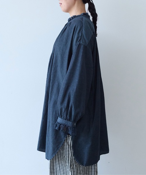 yuni(ユニ )の「リサイクルコットンキュプラ ラッフルレースカラー ロングブラウス(シャツ/ブラウス・レディース・チャコールグレー/ホワイト・FREE)」の18枚目の写真