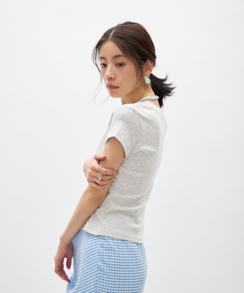 Lutim by u(ルチバイユー)の「シアーコンパクトTシャツ(Tシャツ/カットソー・レディース・ライトグレー/ホワイト/ブラック/ライトブルー/イエロー/グレー/ピンク・FREE)」の13枚目の写真