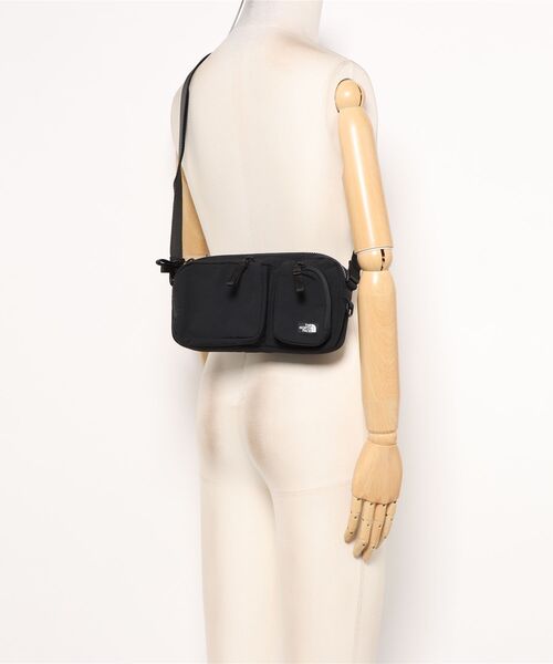 THE NORTH FACE(ザノースフェイス)の「【韓国限定・日本未入荷】 THE NORTH FACE URBAN 2POCKET CROSSBAG / ノースフェイス アーバン2ポケット クロスバッグ(ショルダーバッグ・メンズ・ライトベージュ/ブラック・FREE)」の4枚目の写真