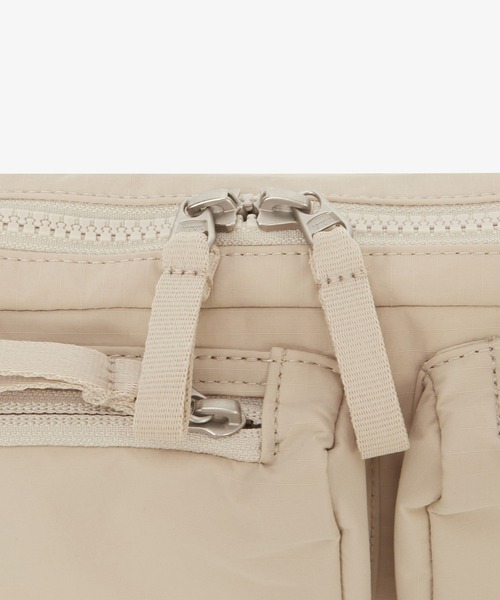 THE NORTH FACE(ザノースフェイス)の「【韓国限定・日本未入荷】 THE NORTH FACE URBAN 2POCKET CROSSBAG / ノースフェイス アーバン2ポケット クロスバッグ(ショルダーバッグ・メンズ・ライトベージュ/ブラック・FREE)」の13枚目の写真