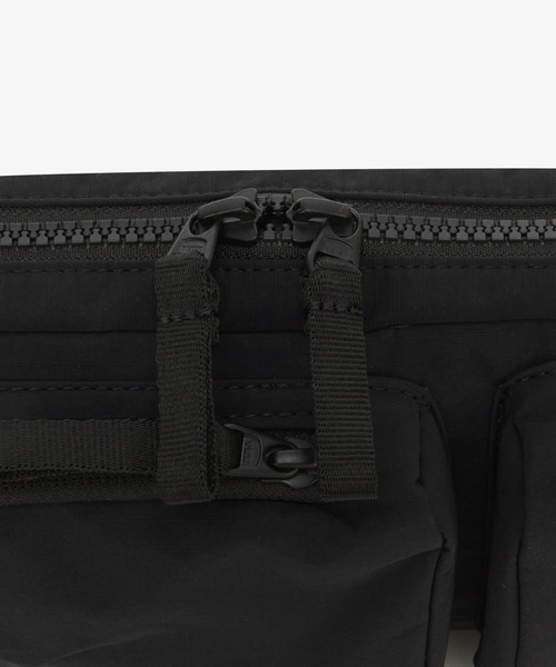 THE NORTH FACE(ザノースフェイス)の「【韓国限定・日本未入荷】 THE NORTH FACE URBAN 2POCKET CROSSBAG / ノースフェイス アーバン2ポケット クロスバッグ(ショルダーバッグ・メンズ・ライトベージュ/ブラック・FREE)」の8枚目の写真