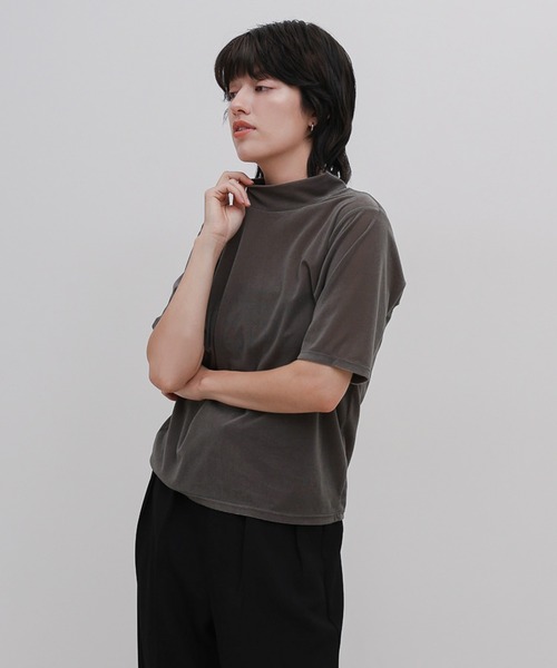 select MOCA(セレクトモカ)の「プチハイネックライトベロアTシャツ(Tシャツ/カットソー・レディース・ブラウン/チャコールグレー/ブラック・FREE)」の12枚目の写真