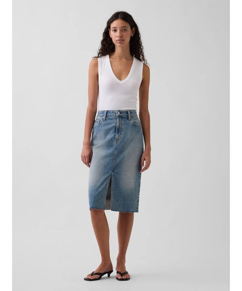 GAP(ギャップ)の「ハイライズ デニム ミディ ペンシルスカート(デニムスカート・レディース・インディゴブルー・23/24/25/26/27/28/29)」の1枚目の写真