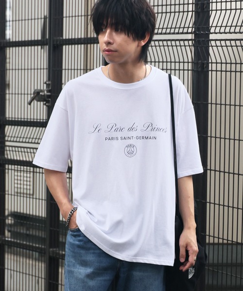 PARIS SAINT-GERMAIN(パリサンジェルマン)の「【Paris Saint-Germain/パリサンジェルマン】アソートロゴ アートワークデザイン 半袖Tシャツ(Tシャツ/カットソー・メンズ・ブラック系1/ホワイト系3/ホワイト系1/ブラック系3/ブラック系2/ホワイト系2/ブラウン系3/ブラウン系1/ブラウン系2・M/L/XL)」の2枚目の写真