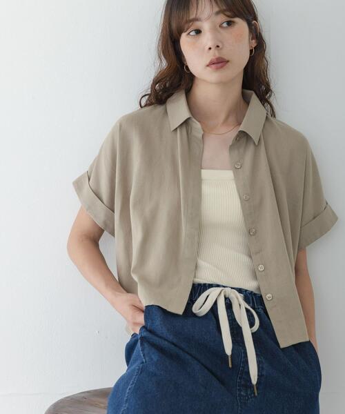 URBAN RESEARCH Sonny Label(アーバンリサーチサニーレーベル)の「リネン混クロップドドルマンシャツ(シャツ/ブラウス・レディース・ネイビー/ベージュ/ホワイト系その他・FREE)」の2枚目の写真