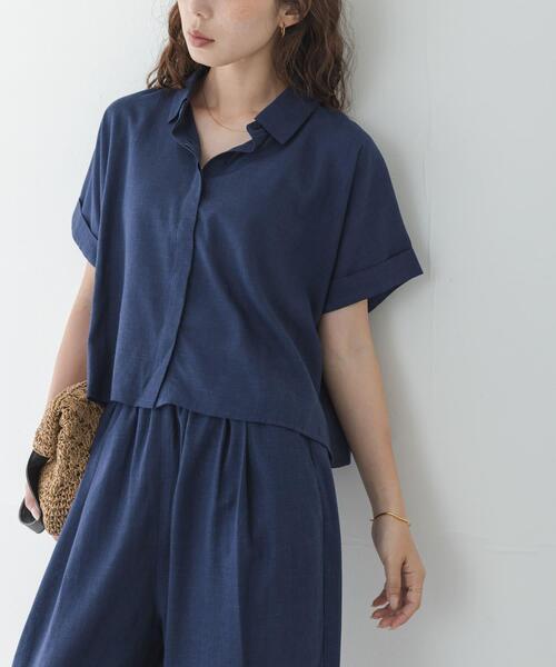 URBAN RESEARCH Sonny Label(アーバンリサーチサニーレーベル)の「リネン混クロップドドルマンシャツ(シャツ/ブラウス・レディース・ネイビー/ベージュ/ホワイト系その他・FREE)」の3枚目の写真