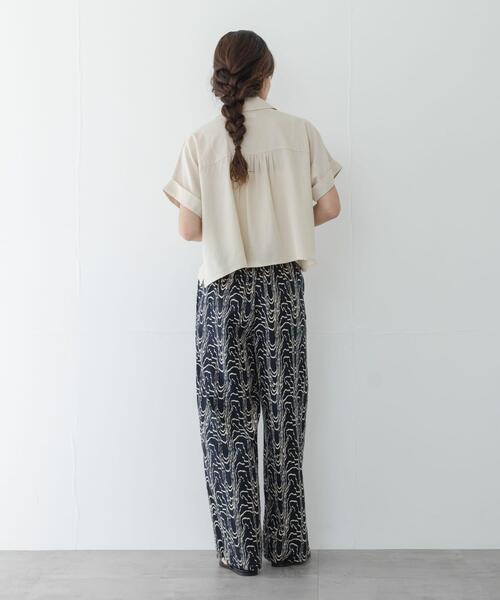 URBAN RESEARCH Sonny Label(アーバンリサーチサニーレーベル)の「リネン混クロップドドルマンシャツ(シャツ/ブラウス・レディース・ネイビー/ベージュ/ホワイト系その他・FREE)」の10枚目の写真