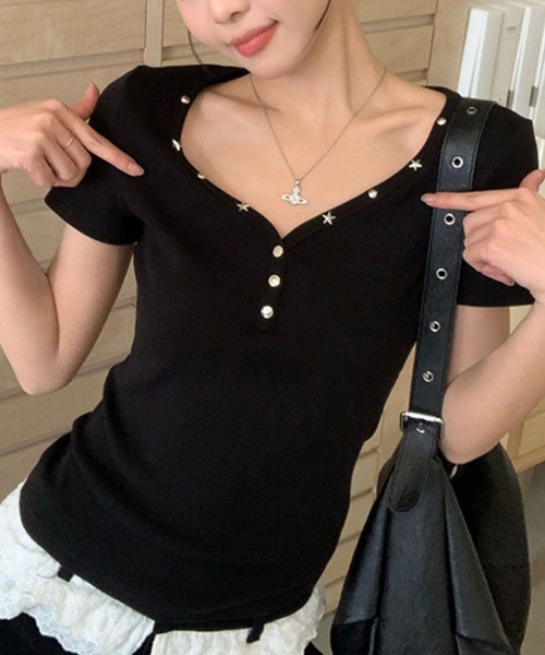 gossip!ロサンゼルス(ゴシップロサンゼルス)の「「Y2Kガーリー」 スタッズ ヘンリーネック星モチーフ タイトTシャツ 半袖(Tシャツ/カットソー・レディース・ブラック・M)」の8枚目の写真