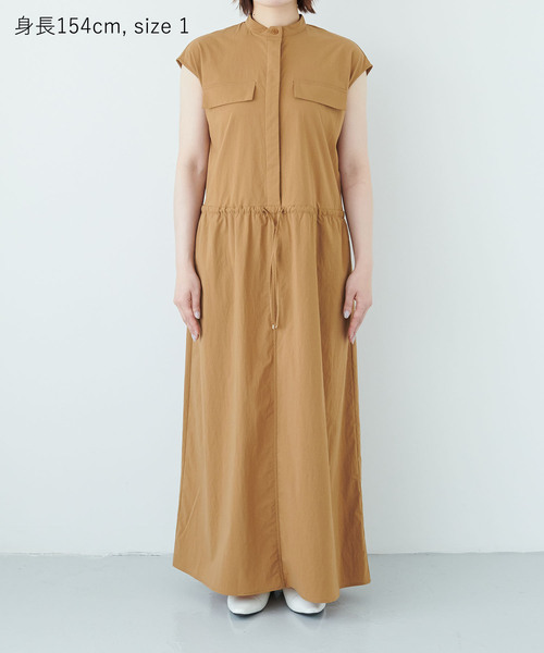 N.O.R.C(ノーク)の「ナイロンタスランサファリワンピース【AIRY MOTION】(ワンピース・レディース・ネイビー/キャメル・M/S)」の4枚目の写真
