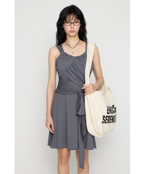 LAGUA GEM（ラグアジェム）の「OVERLAP TIE ミニワンピース（ワンピース・レディース・グレー/ブラック・SMALL/MEDIUM）」の7枚目の写真