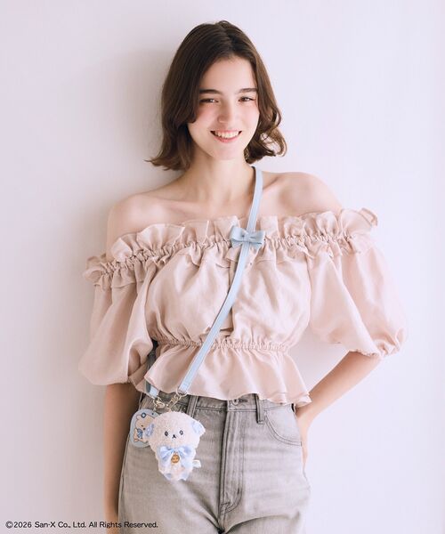 Maison de FLEUR(メゾンドフルール)の「いしよわちゃん ショルダー刺繍チャーム(スマホグッズ・レディース・ブルー・FREE)」の3枚目の写真