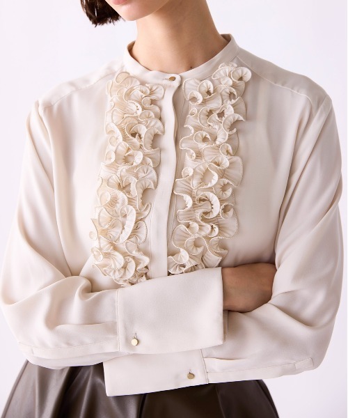 Marilyn Moon(マリリンムーン)の「crystal pleats satin shirt(シャツ/ブラウス・レディース・ネイビー/アイボリー/ベージュ系その他/オリーブ・FREE)」の8枚目の写真