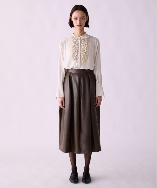 Marilyn Moon(マリリンムーン)の「crystal pleats satin shirt(シャツ/ブラウス・レディース・ネイビー/アイボリー/ベージュ系その他/オリーブ・FREE)」の10枚目の写真