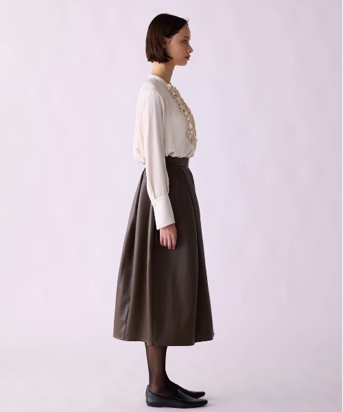Marilyn Moon(マリリンムーン)の「crystal pleats satin shirt(シャツ/ブラウス・レディース・ネイビー/アイボリー/ベージュ系その他/オリーブ・FREE)」の11枚目の写真