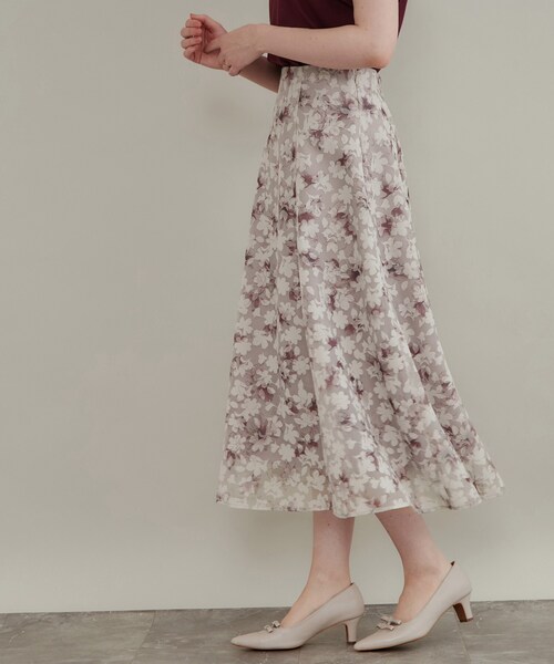 couture brooch(クチュールブローチ)の「【上品な透け感】オパールチェック花柄スカート【洗濯機可】(スカート・レディース・ブラック系/ベージュ系・42/38/40/36)」の8枚目の写真