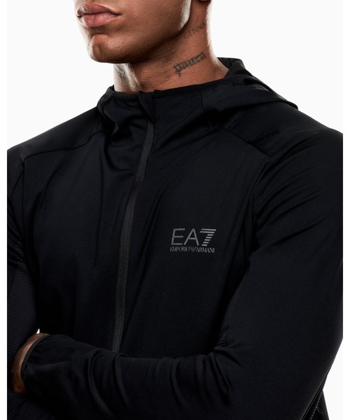 EMPORIO ARMANI EA7（エンポリオアルマーニイーエーセブン）の「【エンポリオ アルマーニ EA7】Dynamic Athlete フード付きスウェットシャツ VIGOR7テクニカルファブリック（スウェット・メンズ・ブラック/ライトグリーン・MEDIUM/LARGE/SMALL）」の10枚目の写真