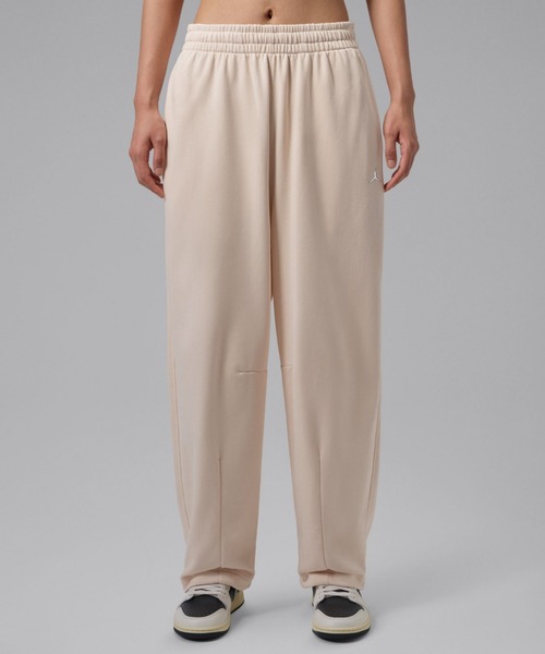 JORDAN BRAND(ジョーダンブランド)の「ジョーダン ブルックリン フリース ウィメンズパンツ / Jordan Brooklyn Fleece Women's Pants IV7513-272 Pearl White(スウェットパンツ・レディース・アイボリー系・XL/L/XS/S/M)」の1枚目の写真